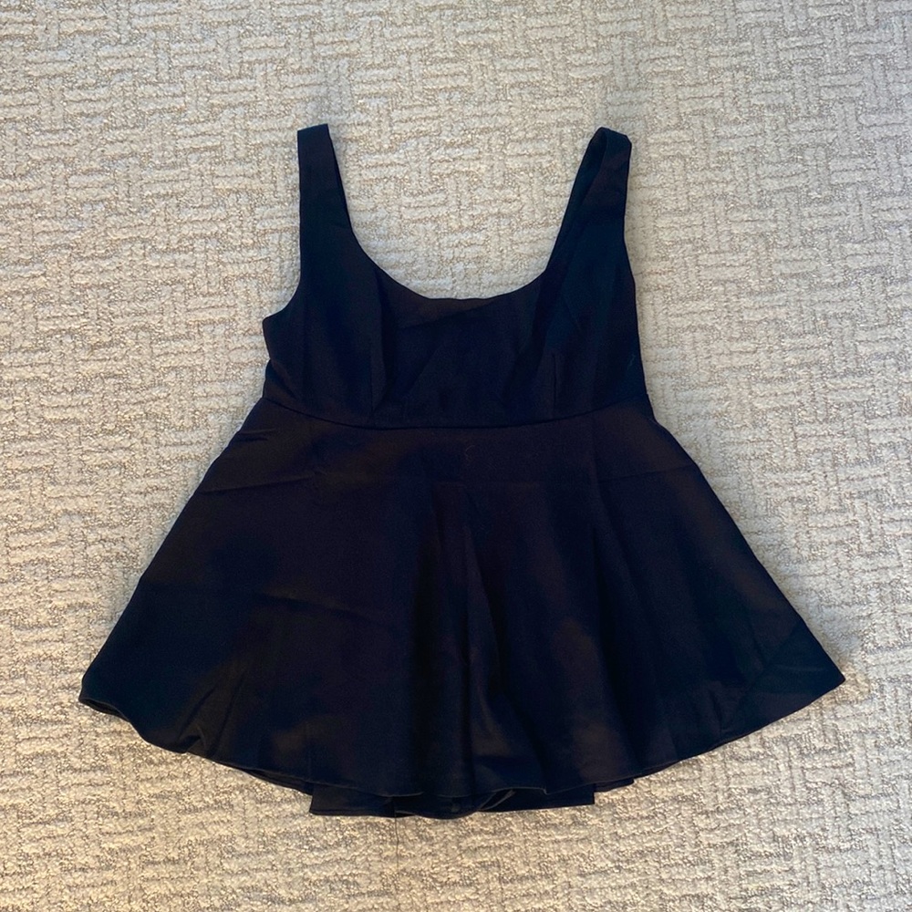 Tuckernuck Pomander Place black top